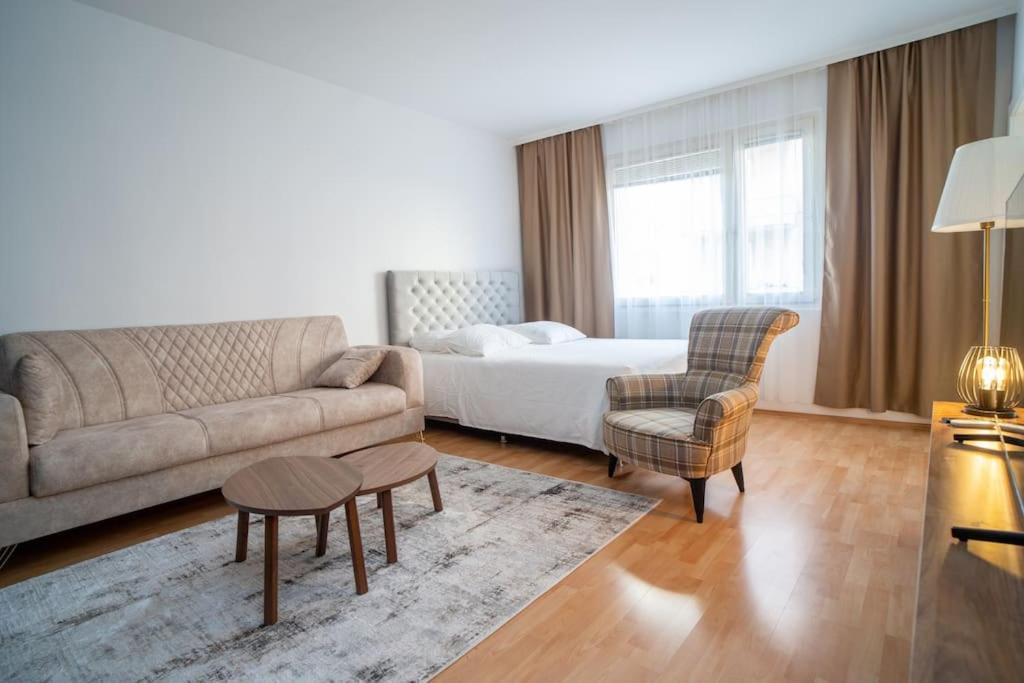 Next To City Center Cozy Apartment Вена Экстерьер фото
